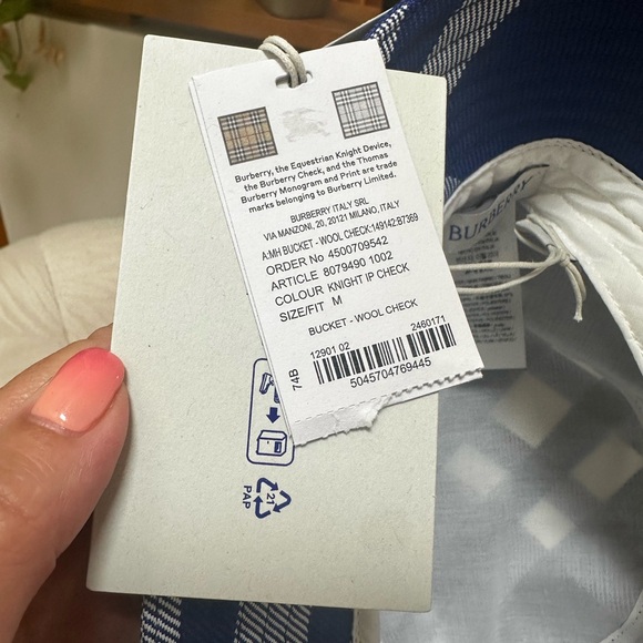 Burberry Check Bucket Hat Blue NWT Medium - Picture 3 of 6